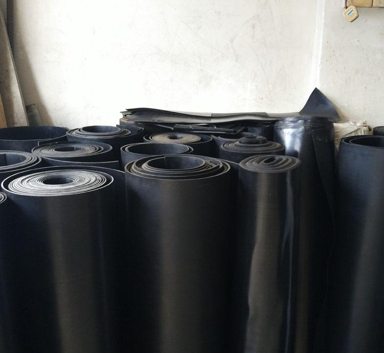 
                為什么商用橡膠板的銷售量與日俱增？
            